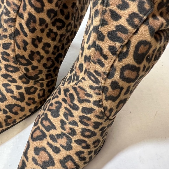 Franco Sarto Leopard Animal Print Pointed Toe Ankle Boots SZ 9M Faux Suede Vegan - Picture 8 of 11